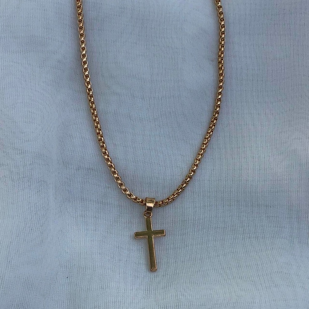 Men’s gold cross necklace